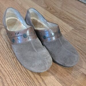 Swede dansko clogs